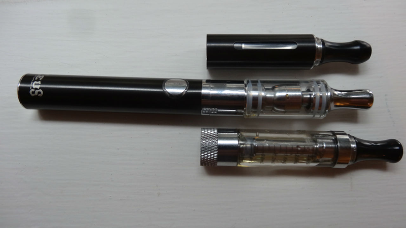 Illustration for article titled Zeus Thunder Vape Pen: E-Cig and Vaping in One Pocketable Package